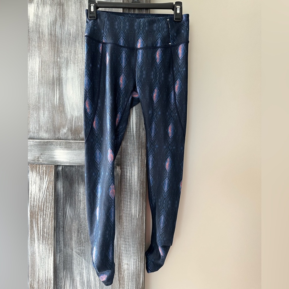 Calia Carrie Underwood Essential Leggings Ruched Peacock Geo Print